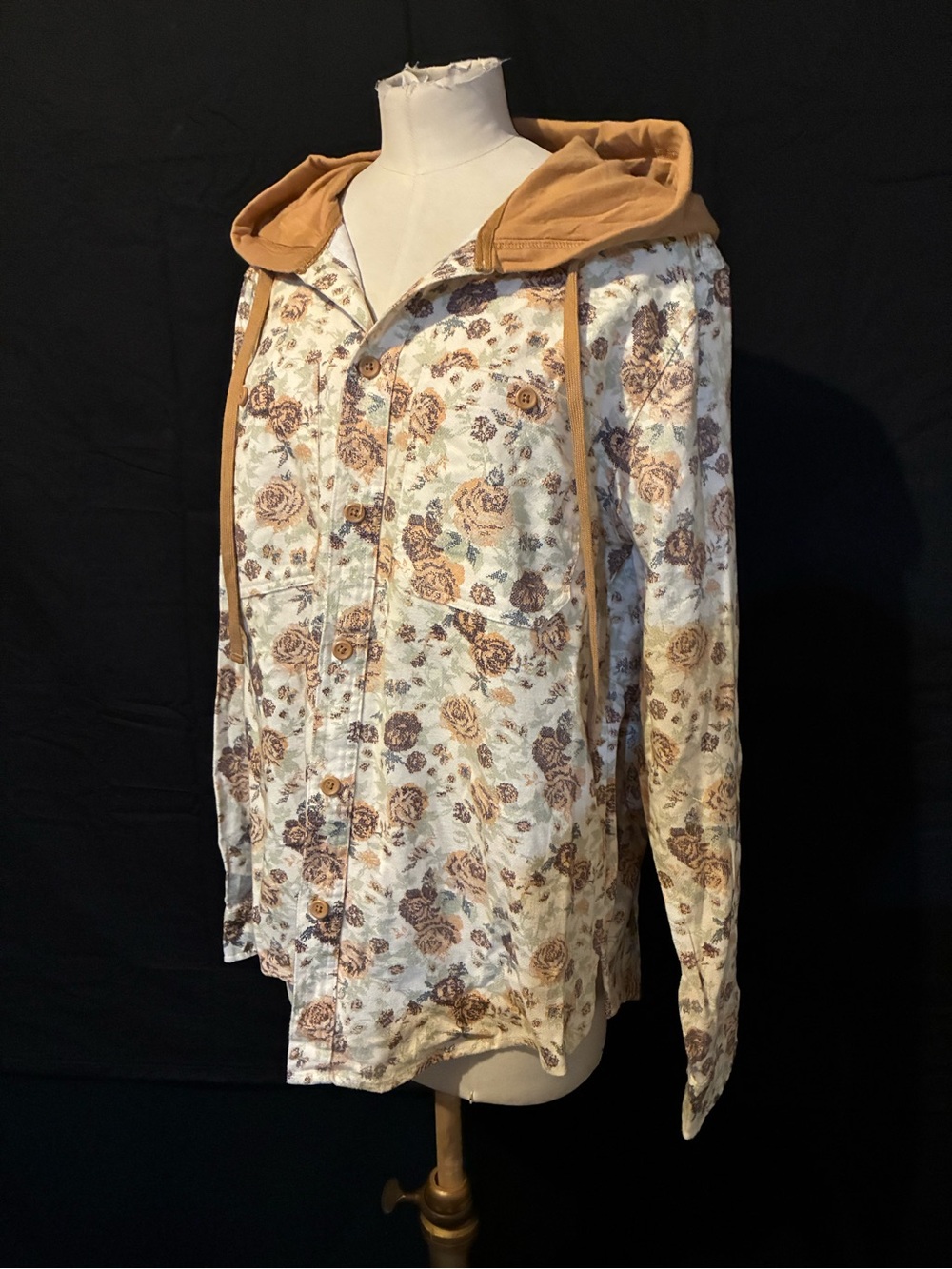 Floral Button-Up Hoodie Flannel Shirt in Tan & Cream Floral Medium NWT